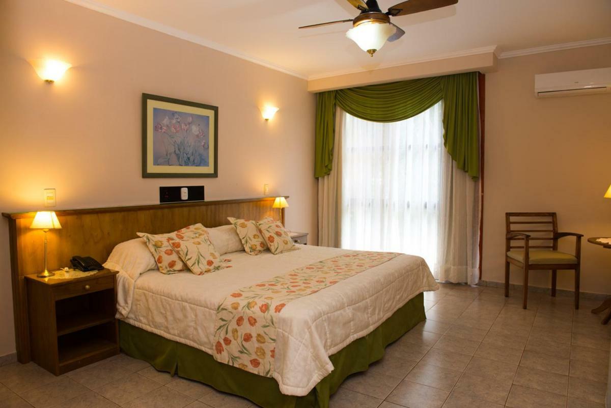 Orquideas & Hotel Puerto Iguazu